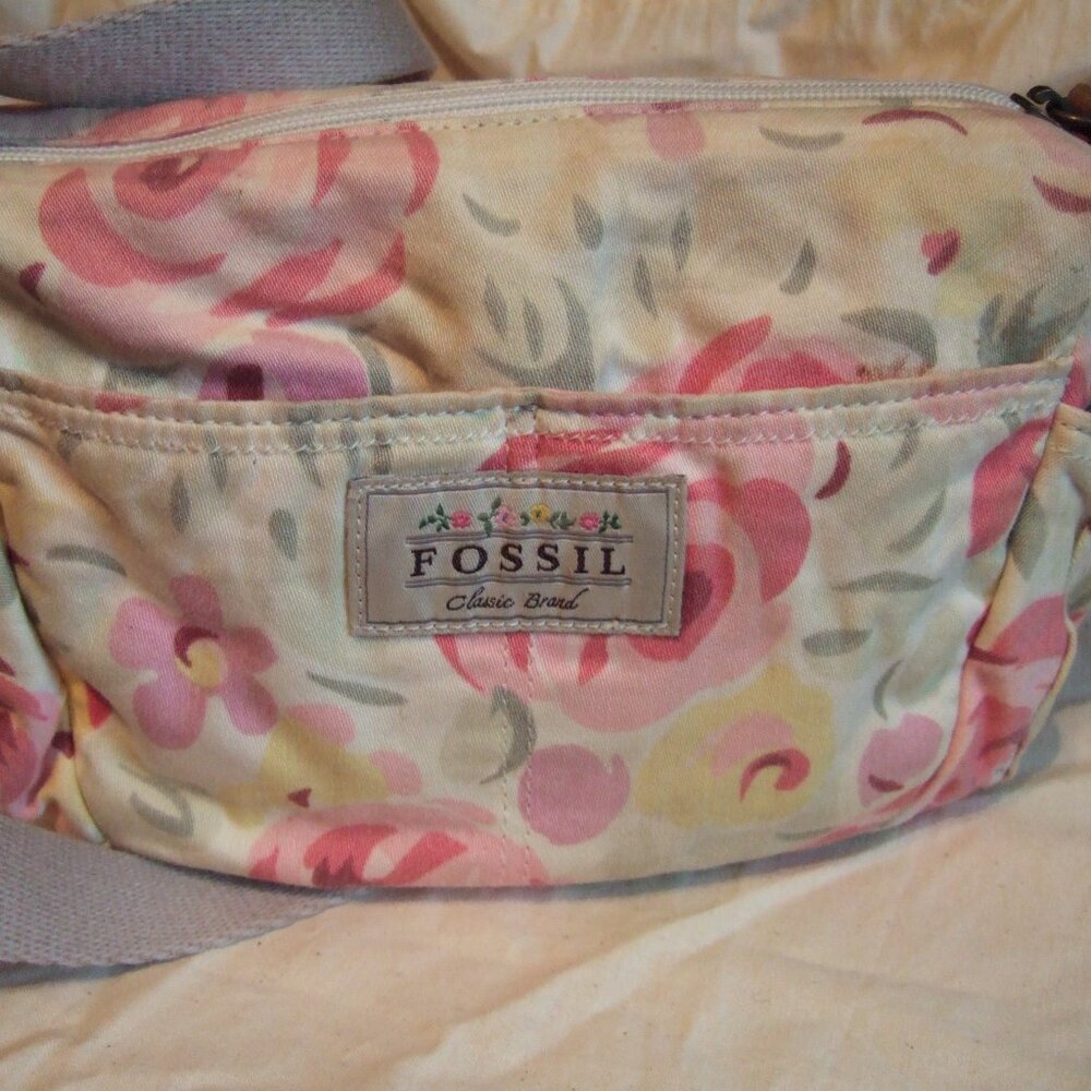 VINTAGE FOSSIL CLASSIC BRAND CROSSBODY BAG